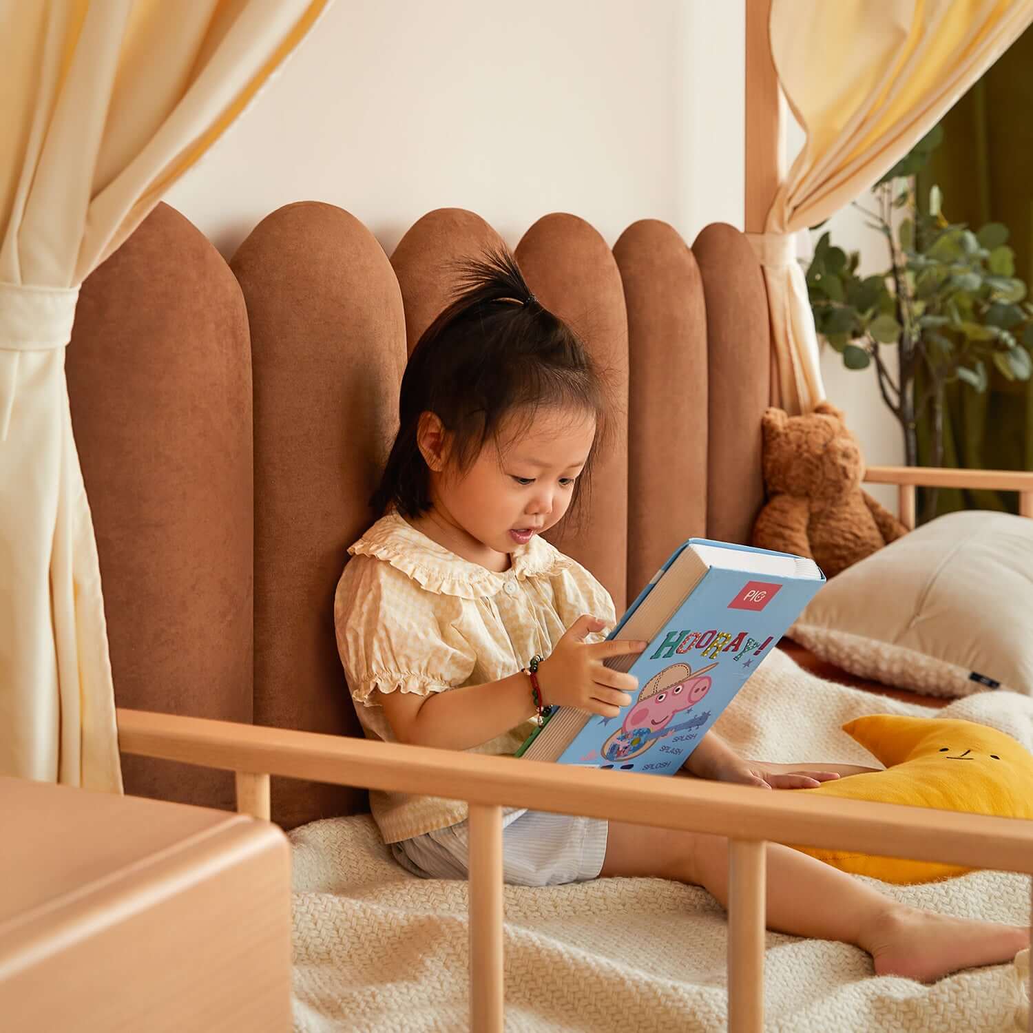 Extendable solid wood kids castle bed with canopy and upholstered headboard, converts from toddler to twin size