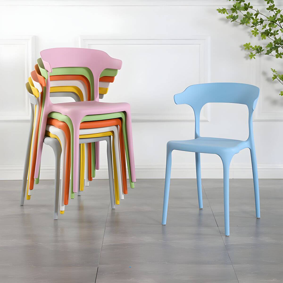 Nordischer stapelbarer Rückenlehnen Acrylstuhl mit Acrylbeinen für Esszimmer Esszimmerstühle Zweitbild