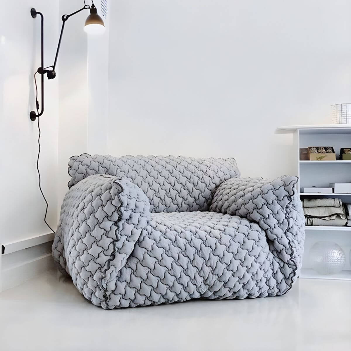 Light gray Scandinavian single sofa chair with polyester twill upholstery, ideal for bedroom seating Imagen principal del producto