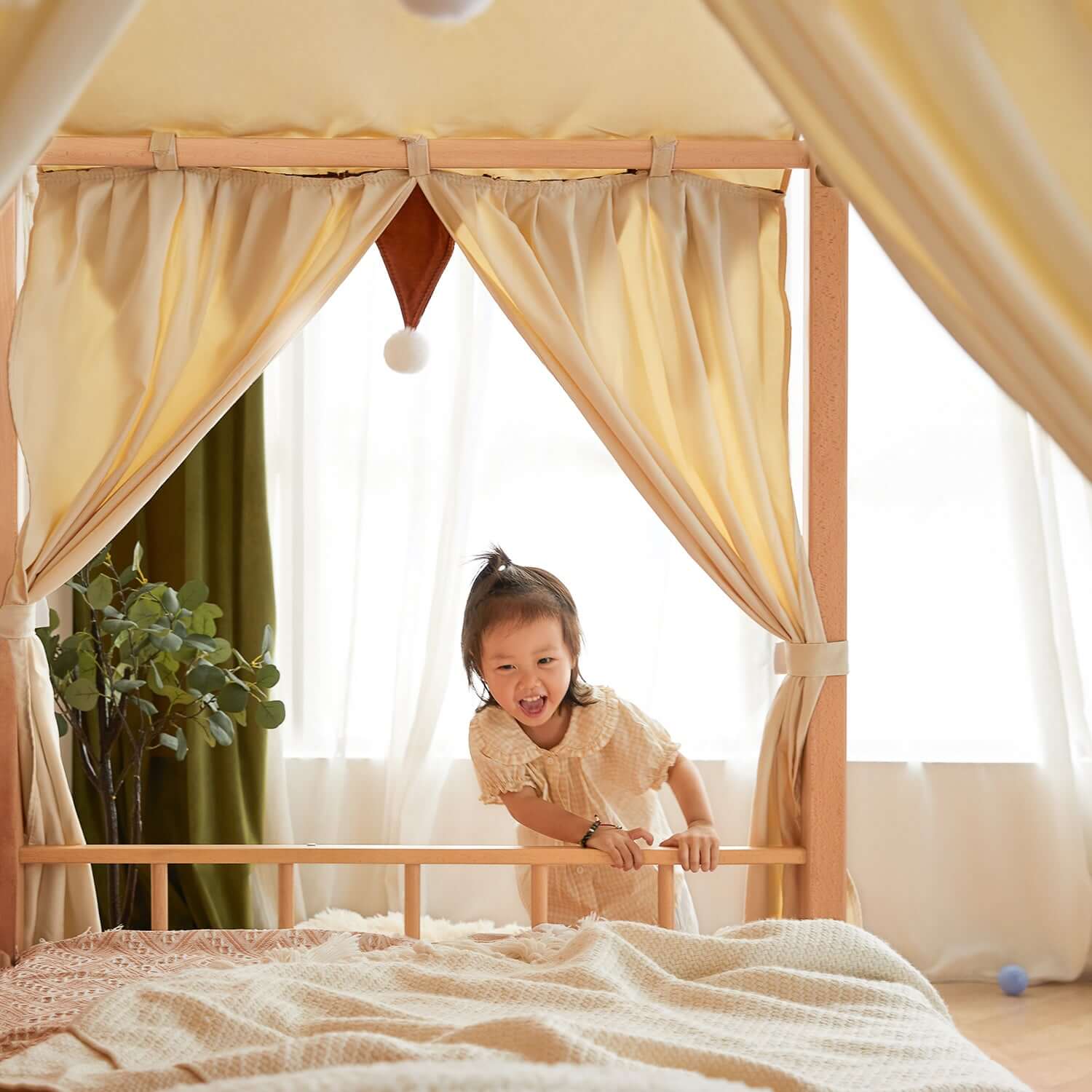 Extendable solid wood kids castle bed with canopy and upholstered headboard, converts from toddler to twin size