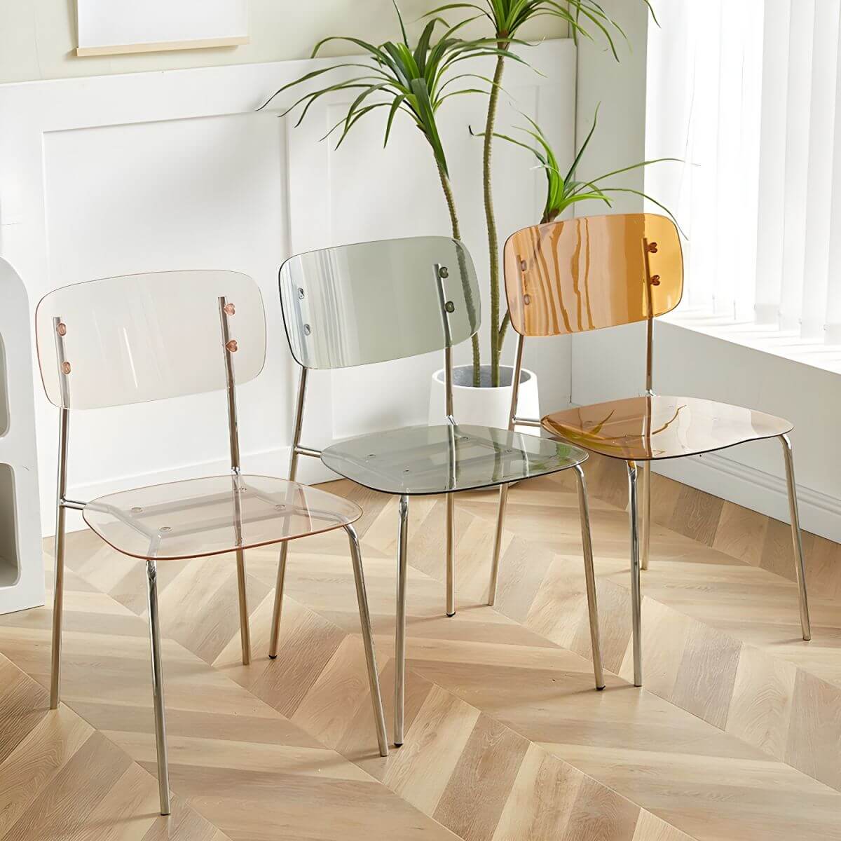 Transparent acrylic dining chair with modern design, perfect for living room and kitchen seating