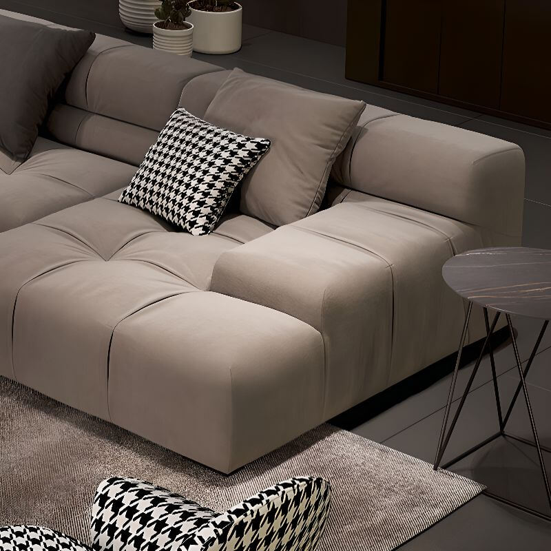 Versatile U-Shape sofa in contemporary decor