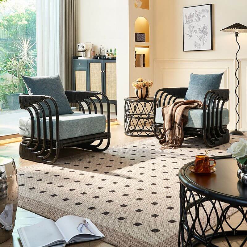 Accent chair in blue with pillow back Hauptbild