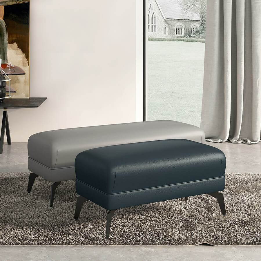 Black rectangular wood footstool in modern living room Image principale du produit