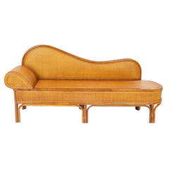 Plush indoor chaise with solid color