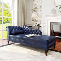 Comfortable Solid Color Chaise in Neutral Décor