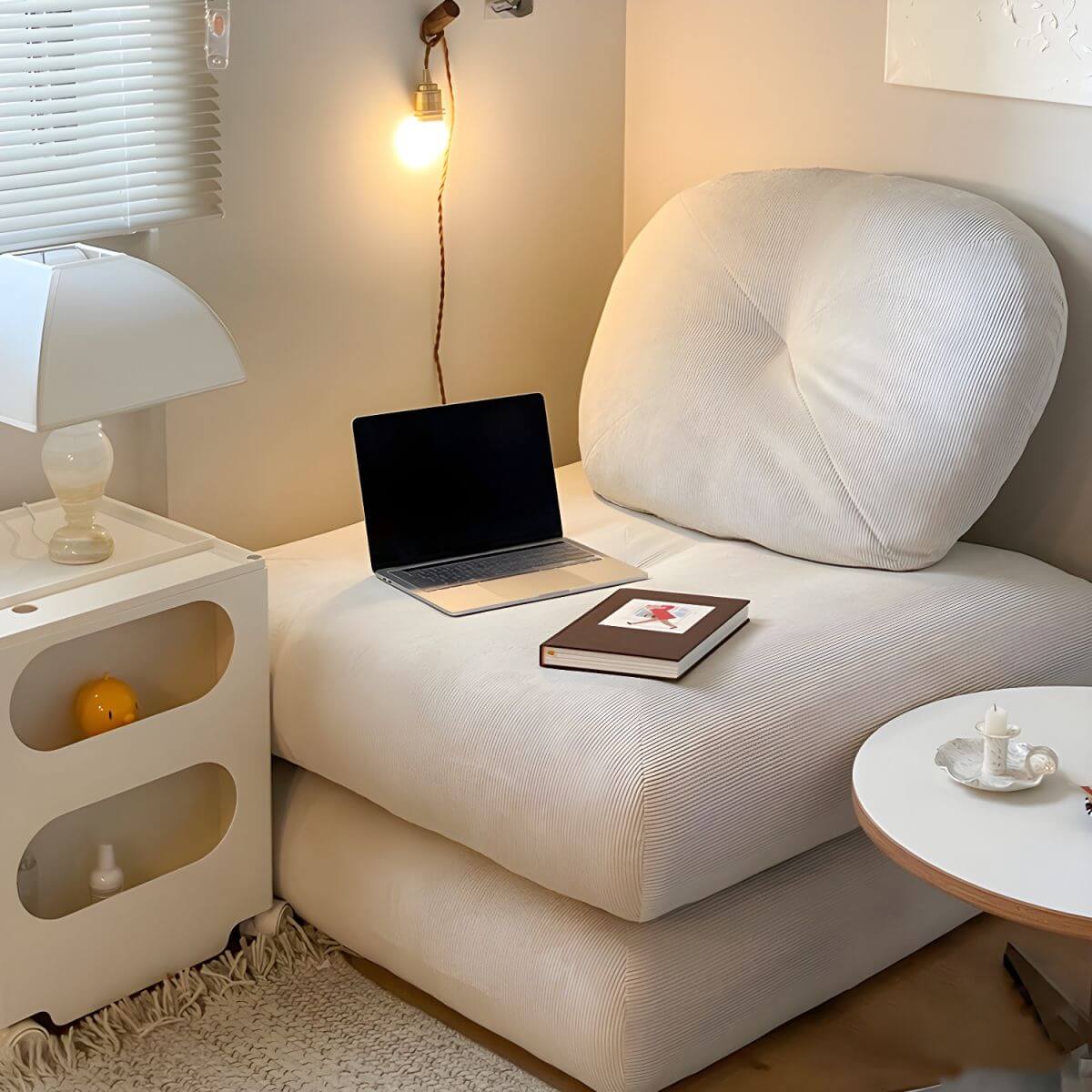 Comfy pre-filled sponge bean bag lounger in white corduroy メイン画像