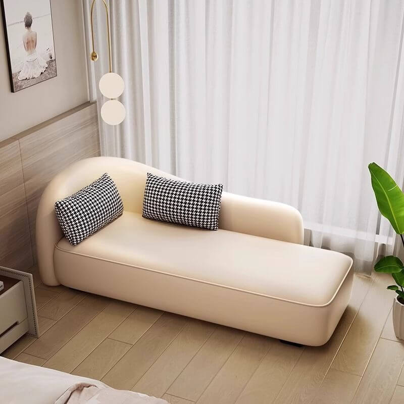 Quality craftsmanship chaise lounge with no distressing Main image
