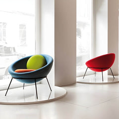 Contemporary Papasan Chair with Black Metal Legs