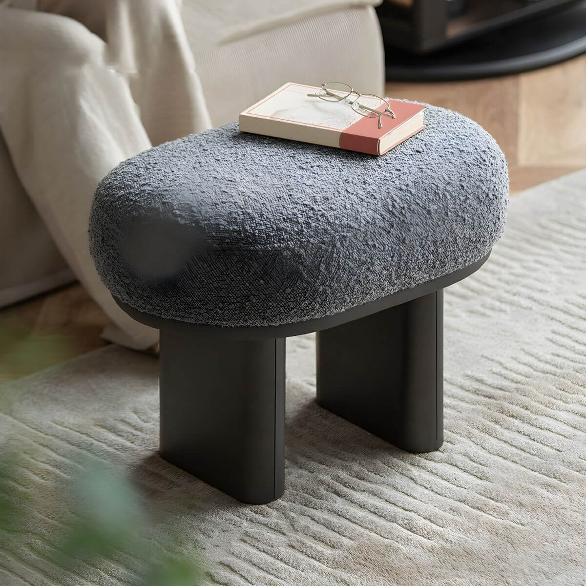 Elegant Dark Gray Accent Stool in modern decor メイン画像
