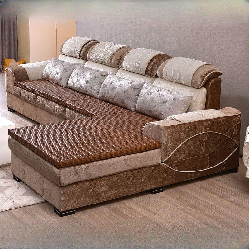 Modern recliner with spacious design