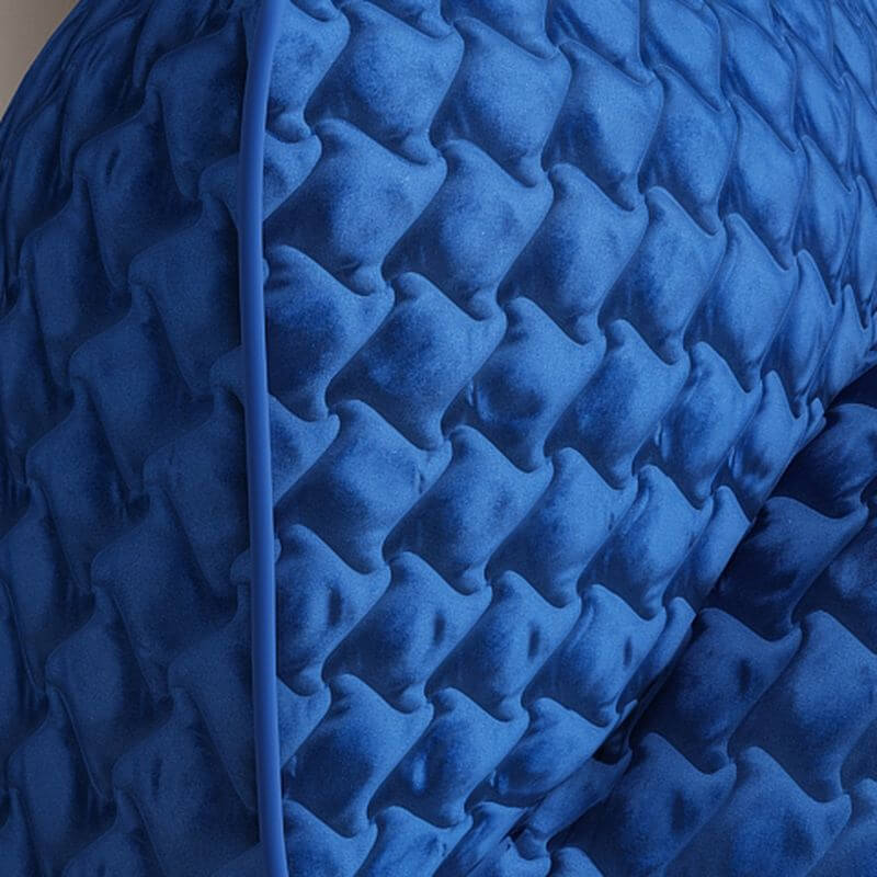 Spacious and comfortable arm chair design