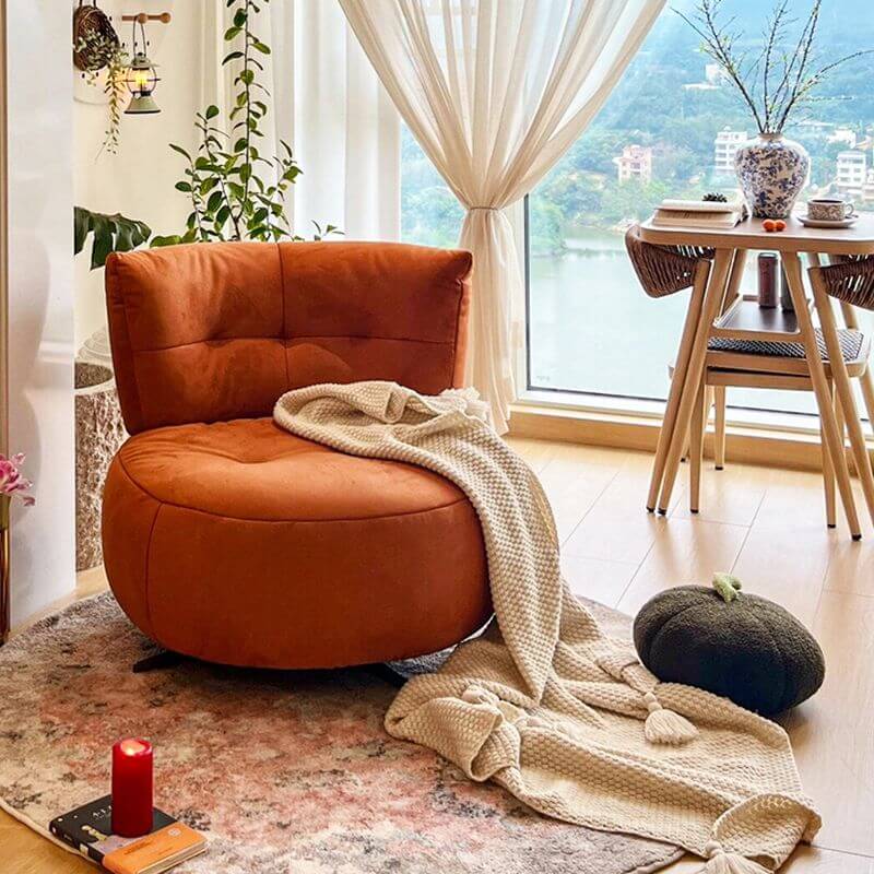 Swivel Functionality of Minimalist Chair