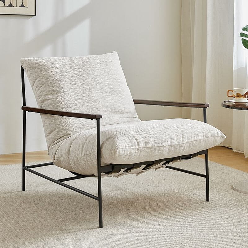 Cozy tufted chair with removable cover