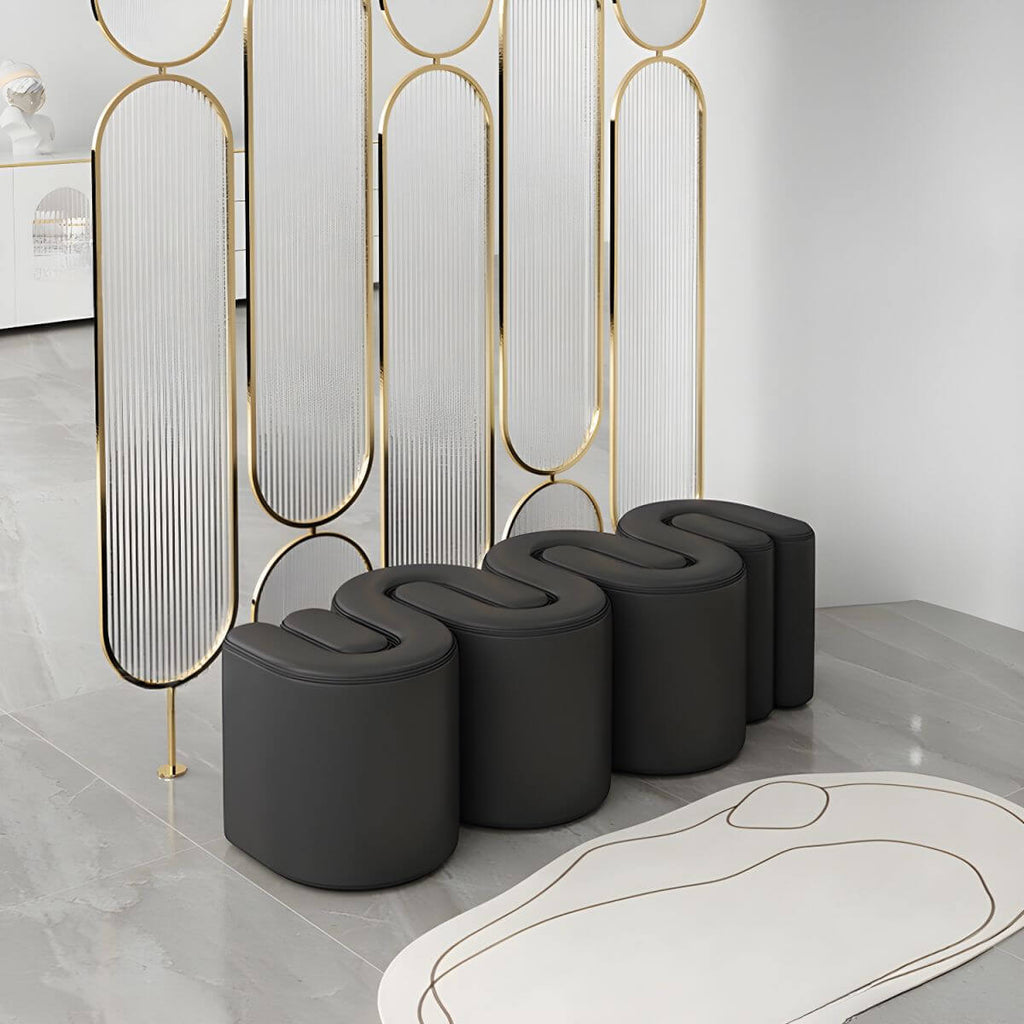 Square wood frame of the accent stool