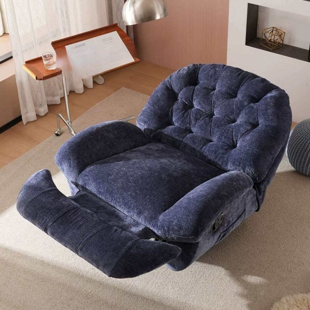 Stitch-tufted design of the blue rolling chair recliner