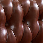 Right-facing armrest of the chaise lounge