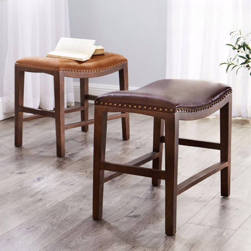 Scandinavian leatherette ottoman Hauptbild