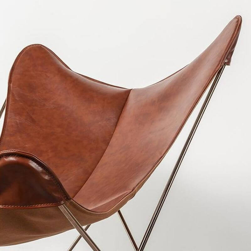 Black Scandinavian recliner with elegant design