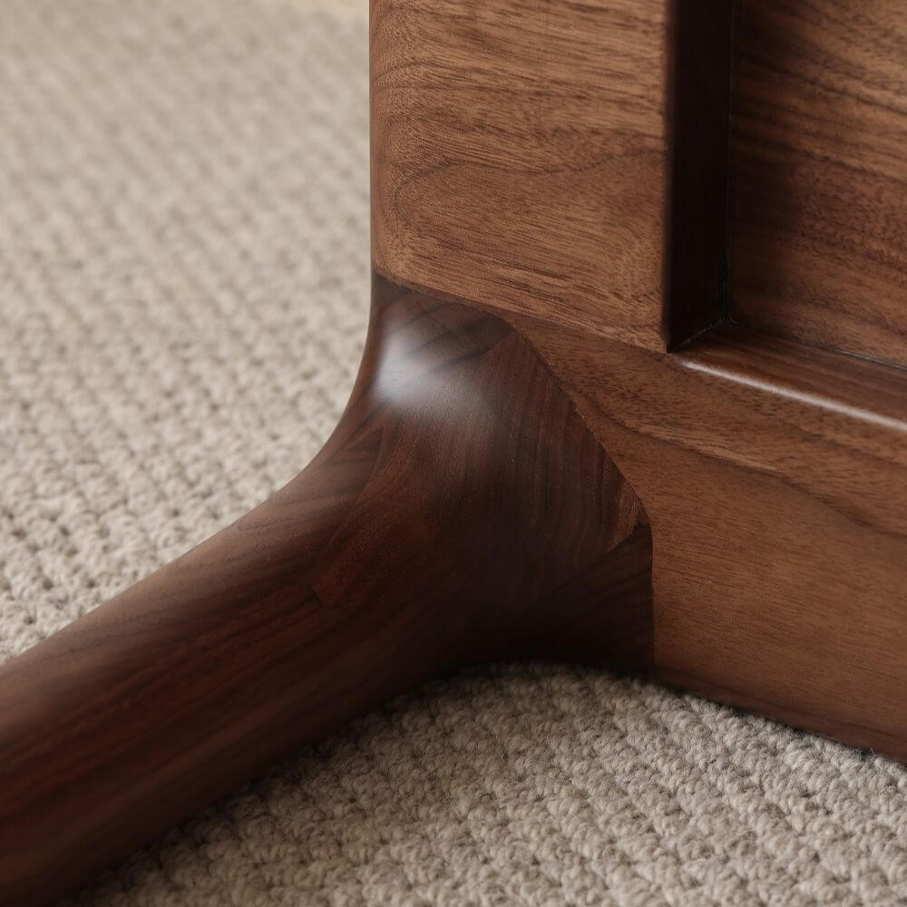 Versatile sitting bench used in entryway