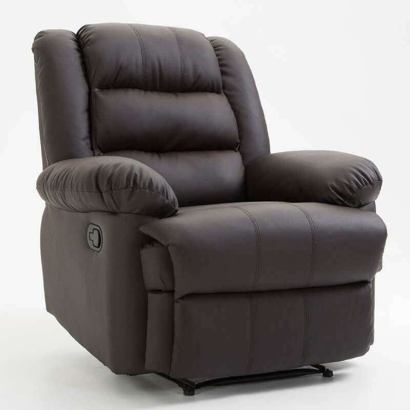 Comfortable recliner in small living space Image principale du produit
