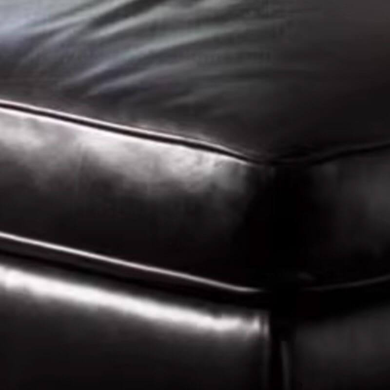 Traditional furniture accent piece in black