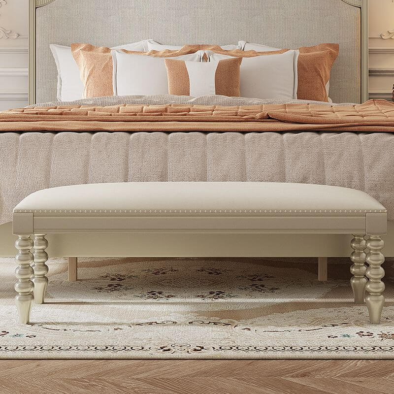 Victorian Beige Schlafzimmerbank mit Nagelkopfdesign Polsterung Zweitbild