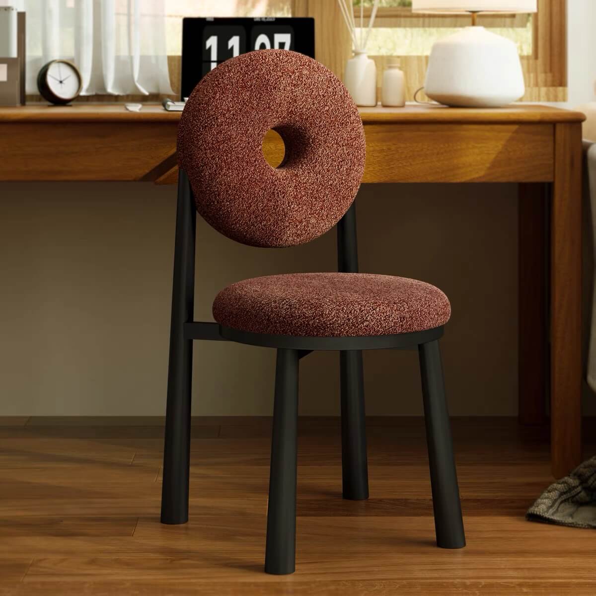 Fashionable boucle sherpa side chair