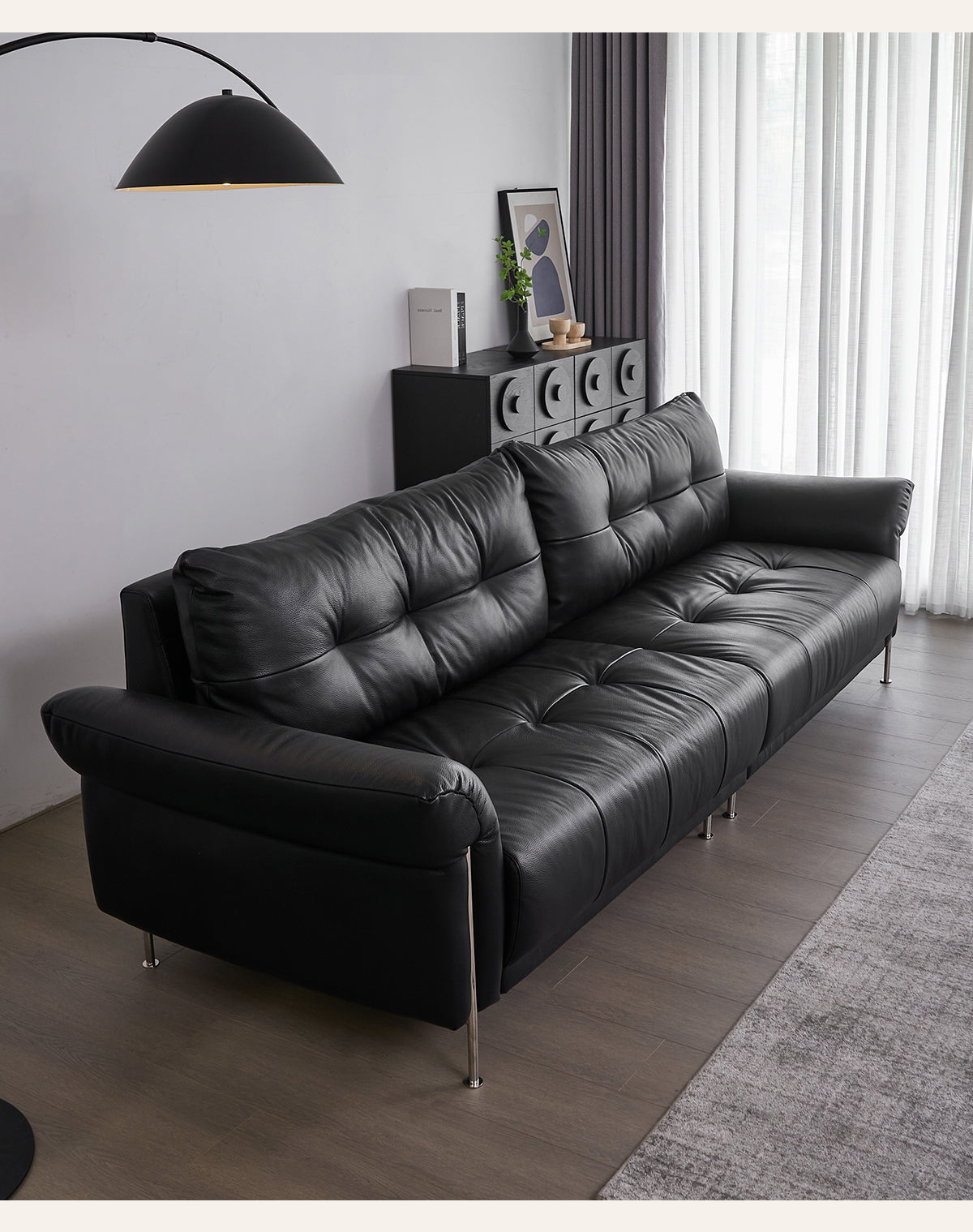 ヴィンテージエレガンス：豪華なリビングルームのための本格トップグレインレザーソファ メイン画像