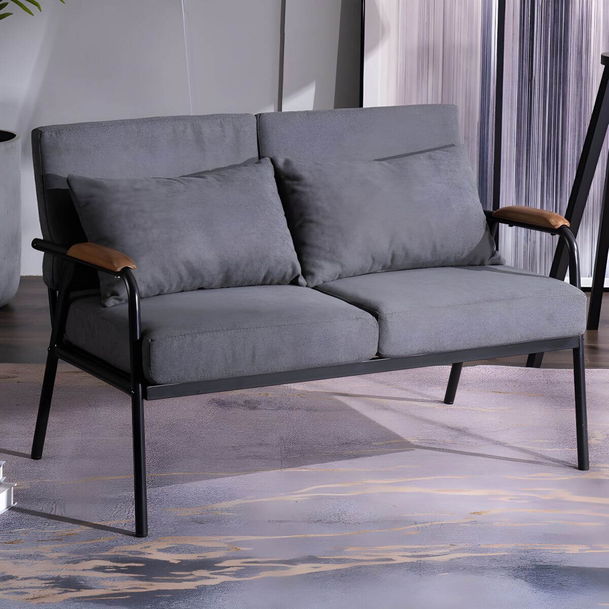 Mid century modern 2-seater sofa with black metal frame and solid wood arms