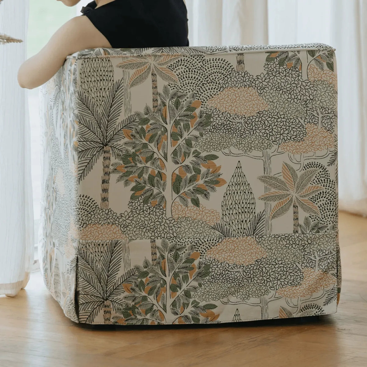 Botanical Upholstered Accent Chair with Vintage Silhouette and Cocooned Comfort