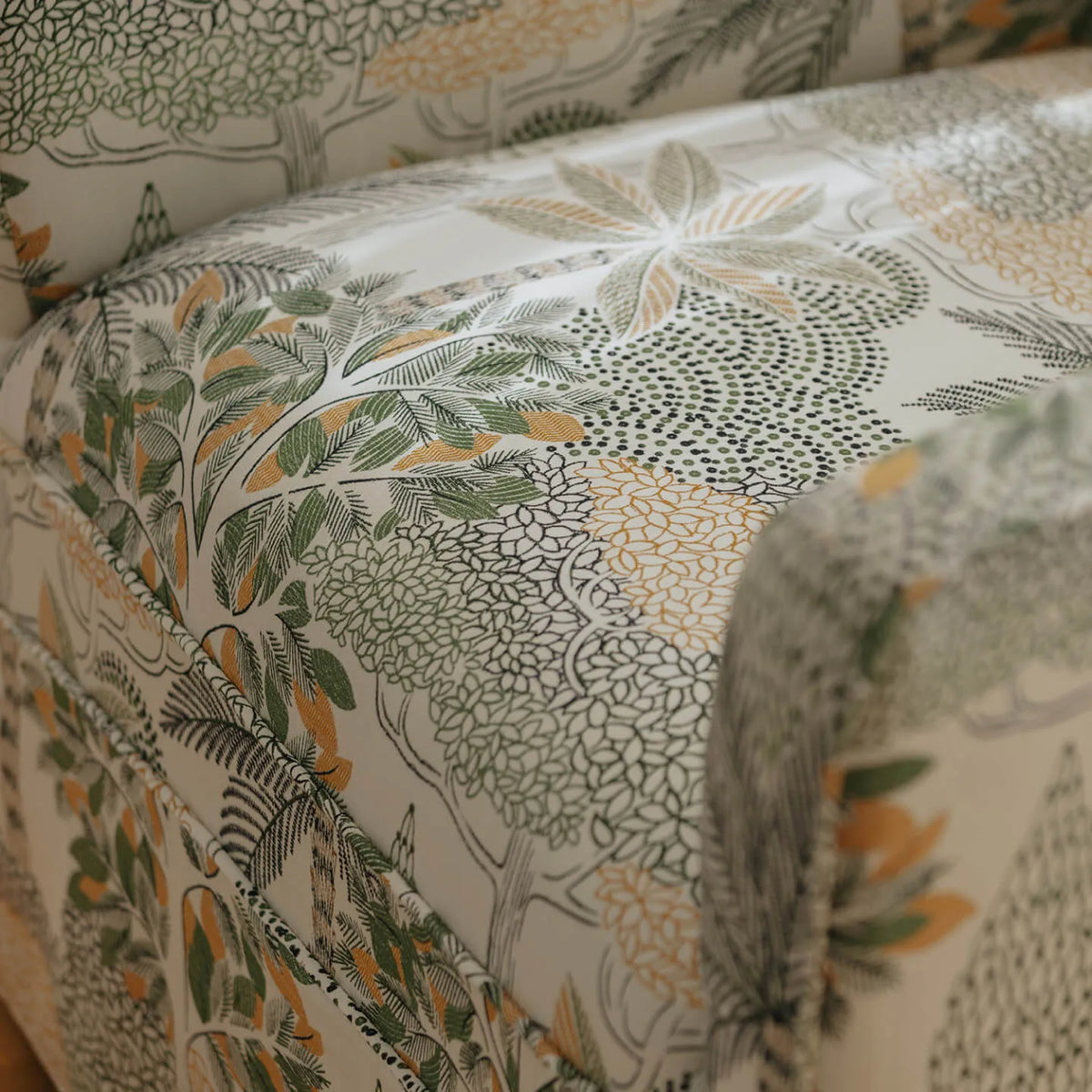 Botanical Upholstered Accent Chair with Vintage Silhouette and Cocooned Comfort