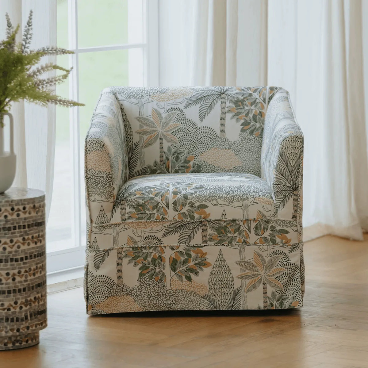 Botanical Upholstered Accent Chair with Vintage Silhouette and Cocooned Comfort