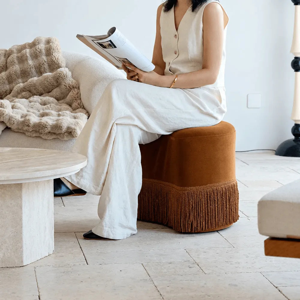 Caramel Velvet Tassel Accent Stool for Vanity, Bedroom and Entryway Zweitbild