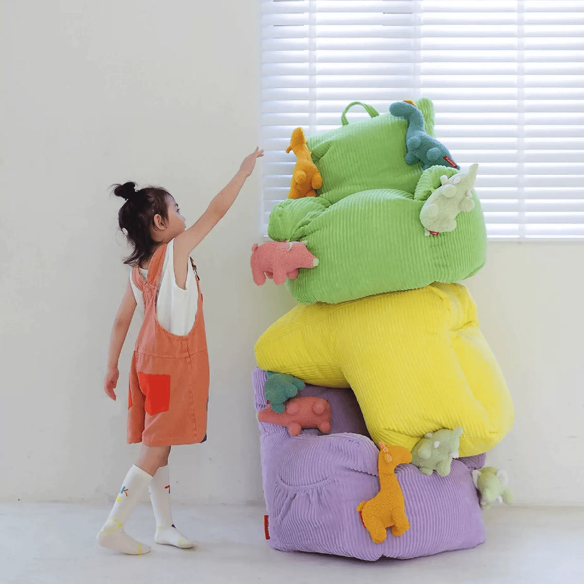 Cartoon Silhouette Kid's Sofa with Wavy Quilted Texture and Rounded Arms