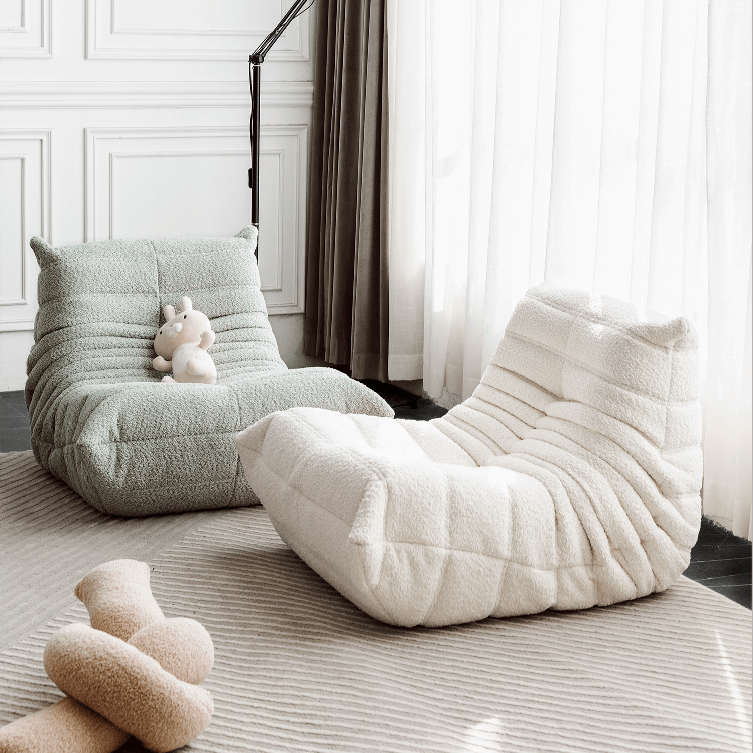 Caterpillar Themed Kids Sofa - Soft Sherpa Upholstery Main Product Image メイン画像