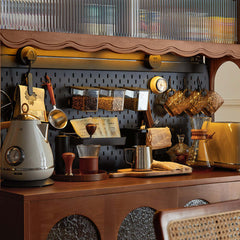 Vintage Sideboard aus Massivholz Geräumiger Aufbewahrungs- und Vitrinenschrank