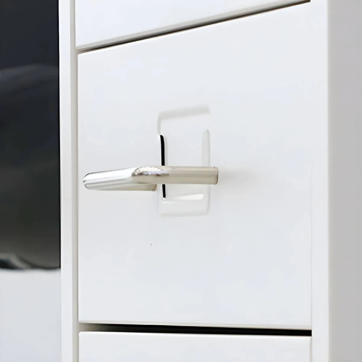 Colorful Locking Metal Filing Cabinets With Casters and Drawers