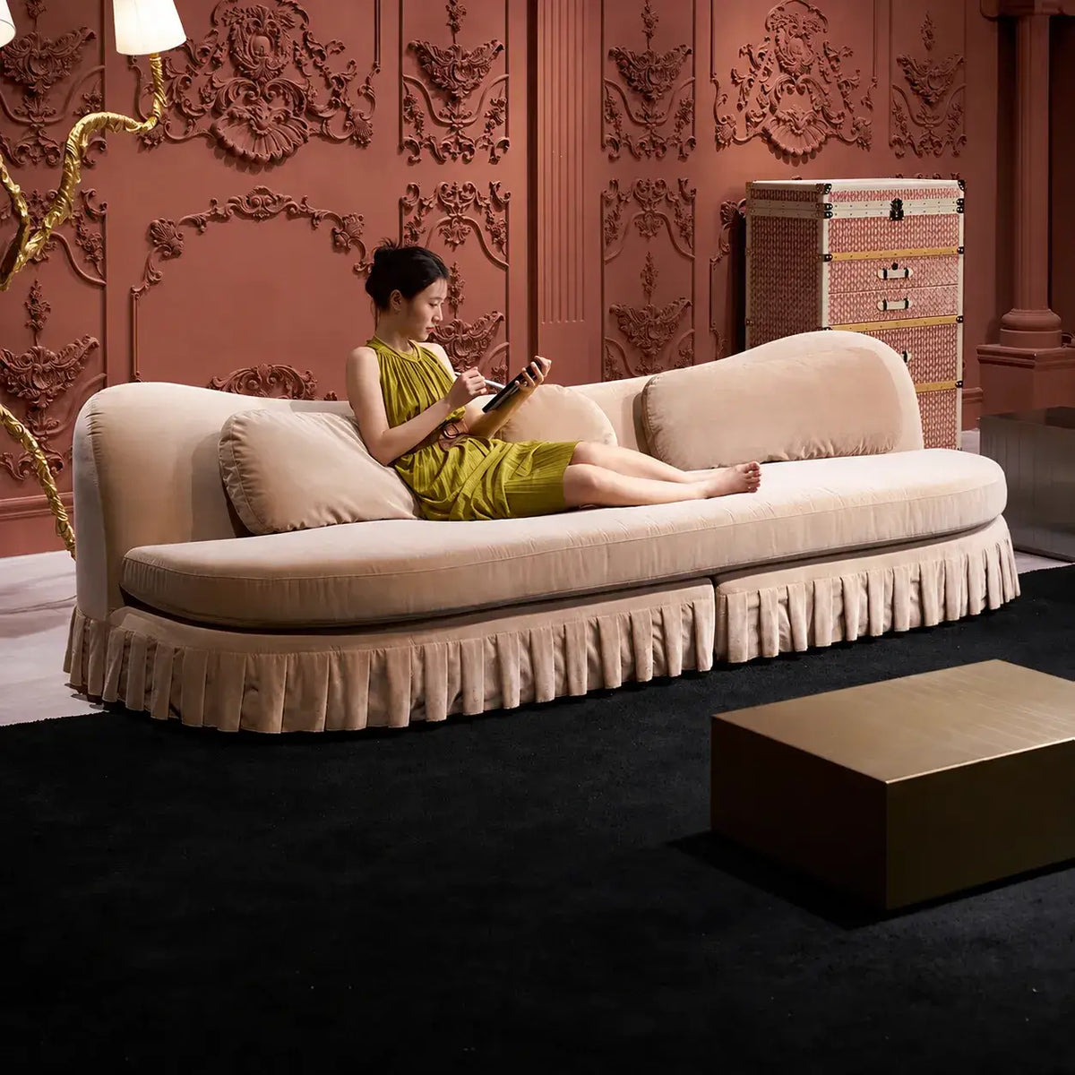 Cream Beige Ruffle Skirt Sofa Series with Curved Shelter Back