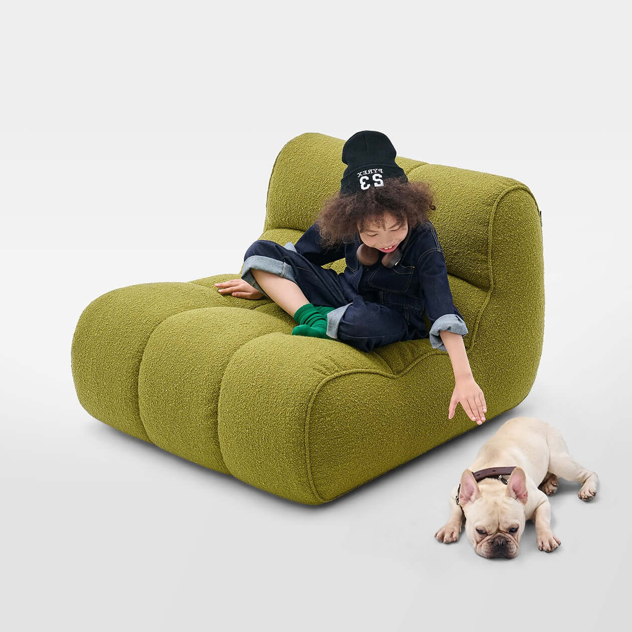 Cute Pet-Inspired Boucle Chair with Soft Chenille Fabric