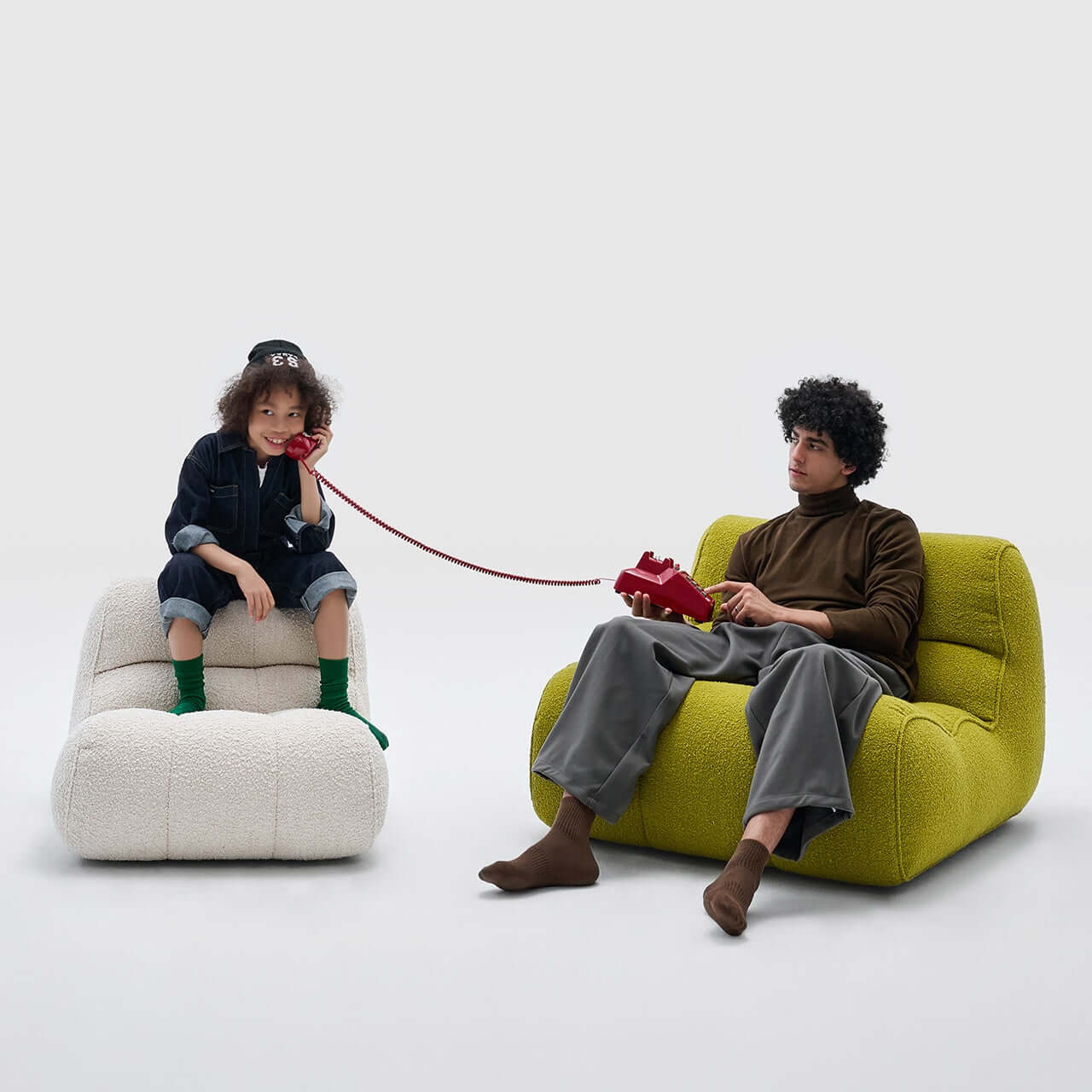 Cute Pet-Inspired Boucle Chair with Soft Chenille Fabric