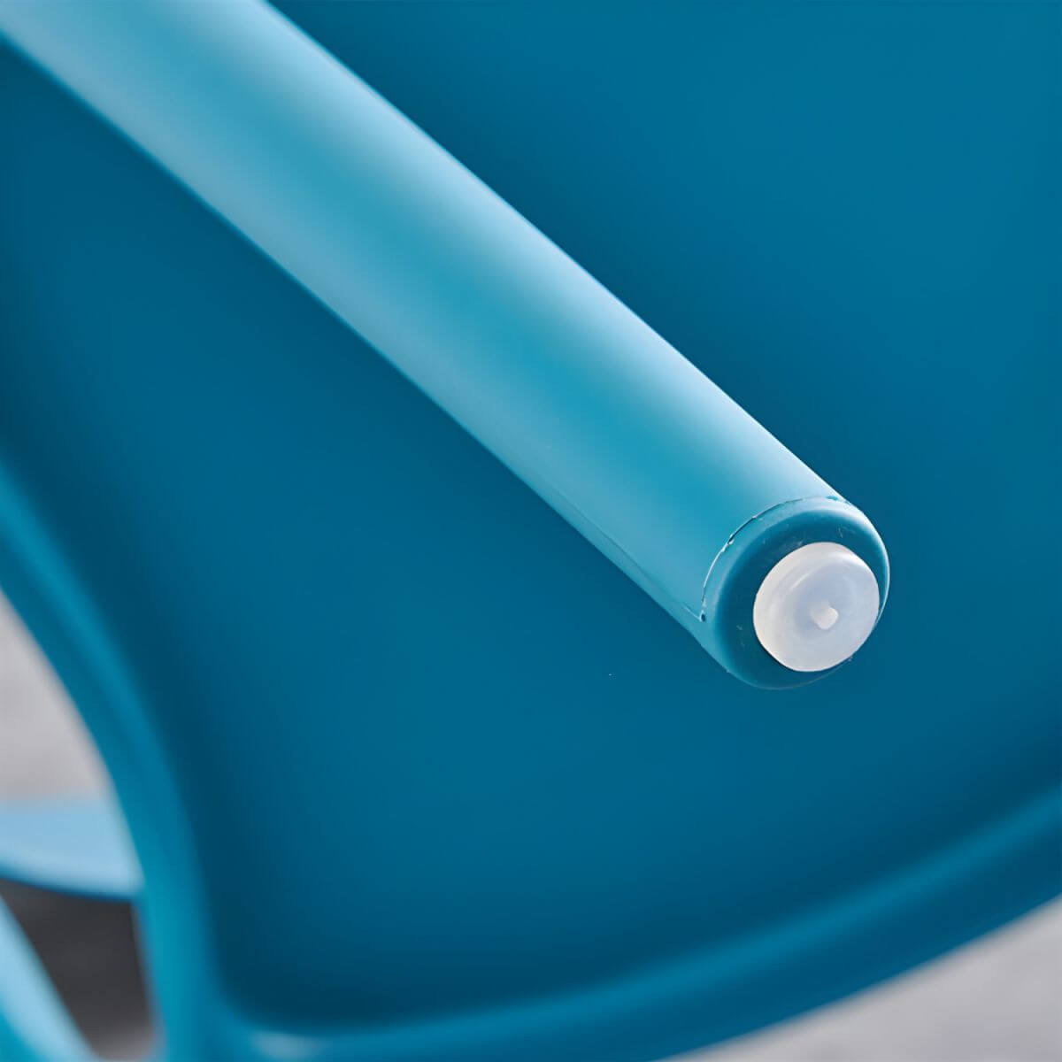 Acrylic Nordic dining chair with backrest and armrests, featuring clear acrylic legs