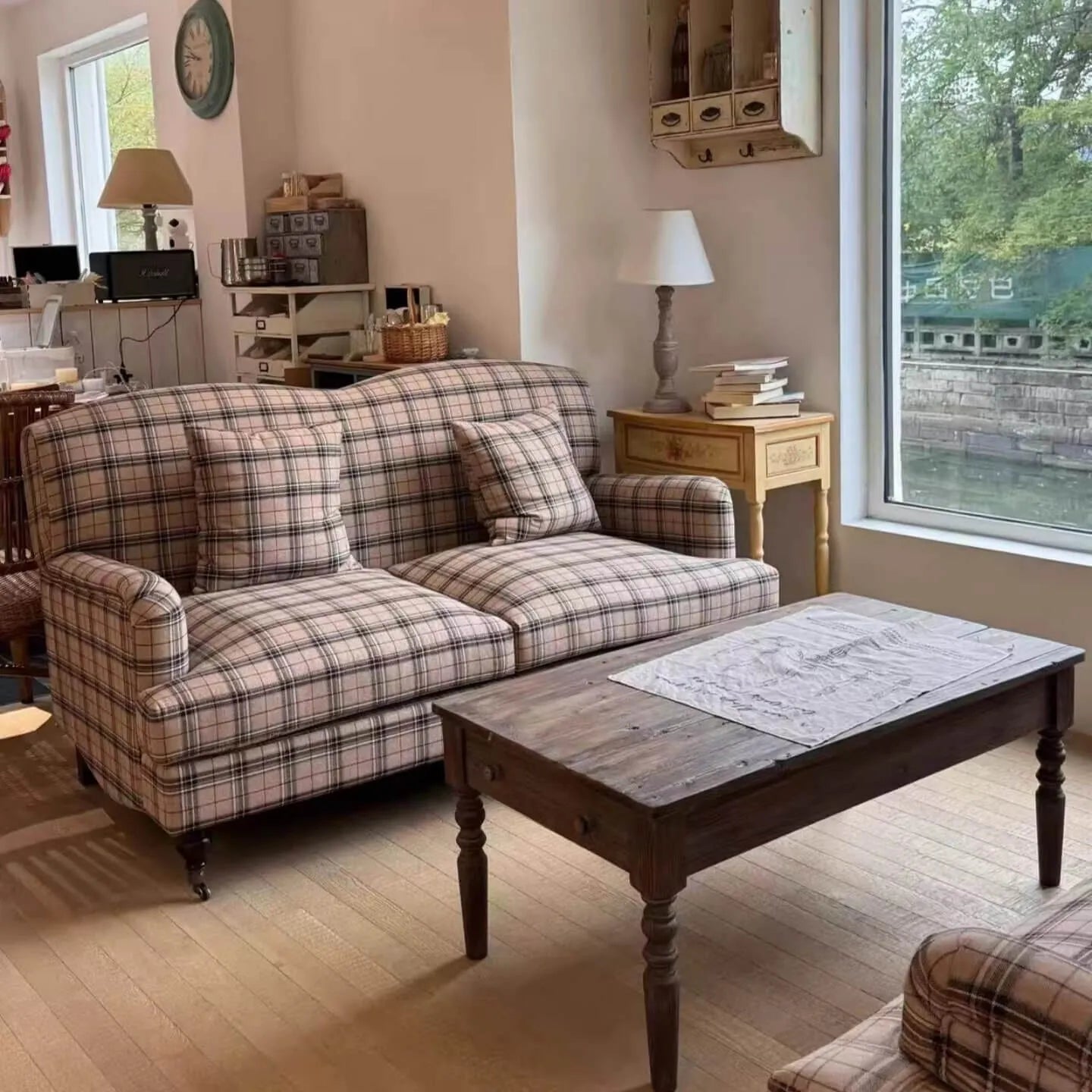 French Vintage Plaid Sofa With Rolled Arms and Soft Curved Silhouette Main Product Image Image principale du produit