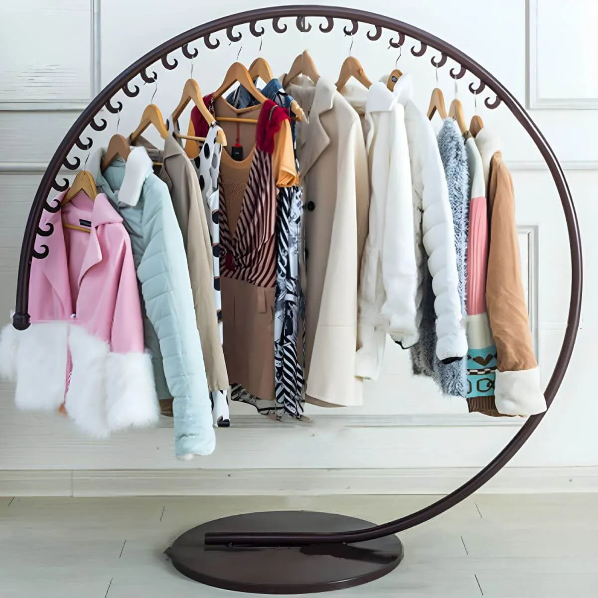 Glam Metal Round Coat Rack with Mirror-Finish Frame