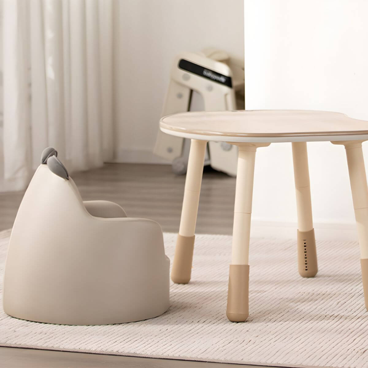 Grey Animal-Themed Club Chair for Kids - Soft Foam Upholstered Design サブ画像