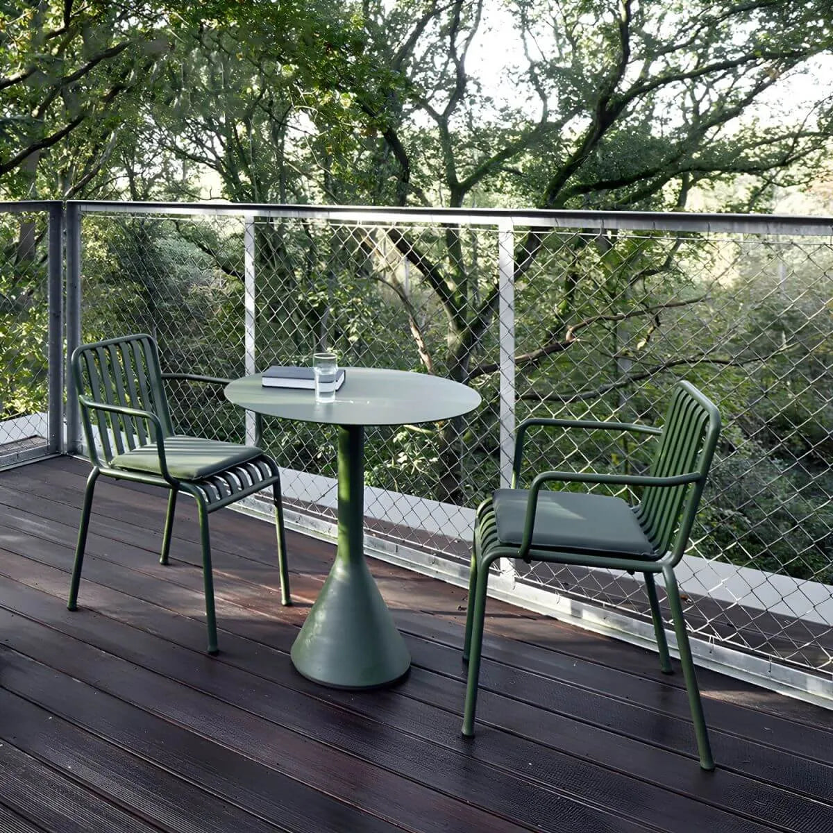 Industrial Green Metal Dining & Bar Table – Square and Round Outdoor Pedestal Tables Image secondaire du produit