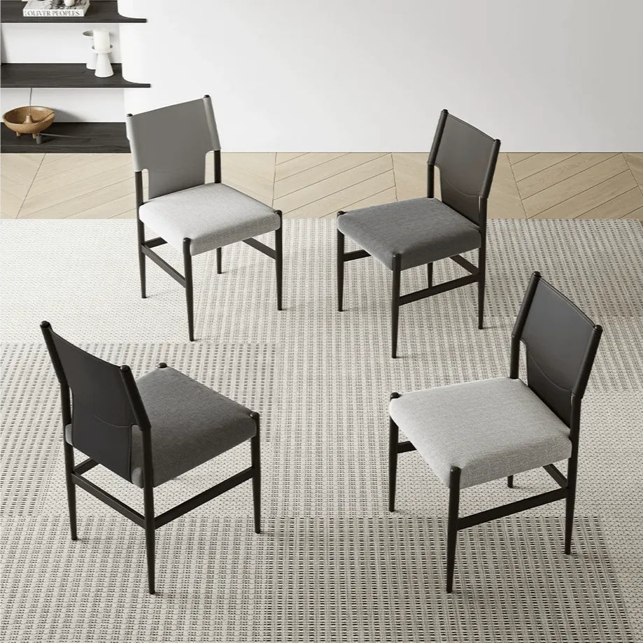 Italienischer minimalistischer Esszimmerstuhl mit hoher Rückenlehne und Sattelleder-Kontrast-Polsterung Zweitbild