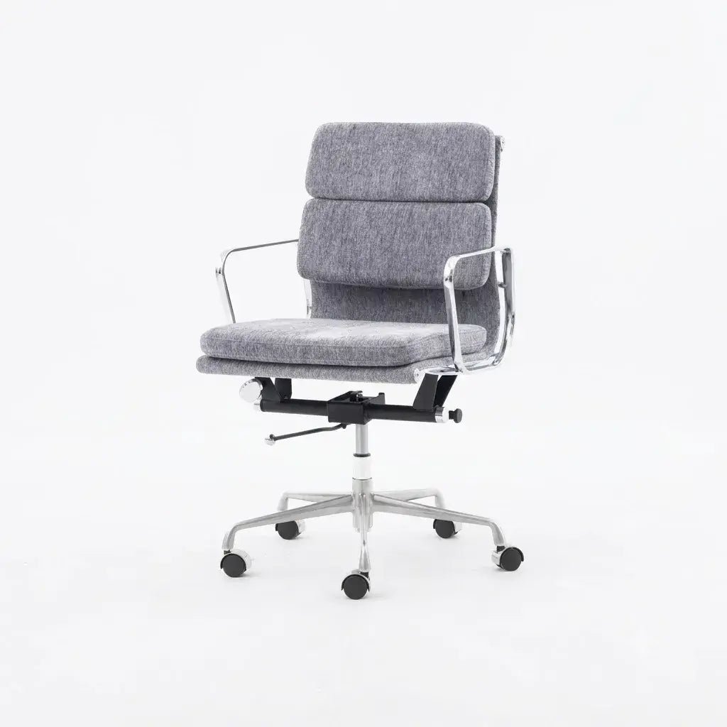 Italian Minimalist Office Chair With Textured Upholstery and 360 Swivel