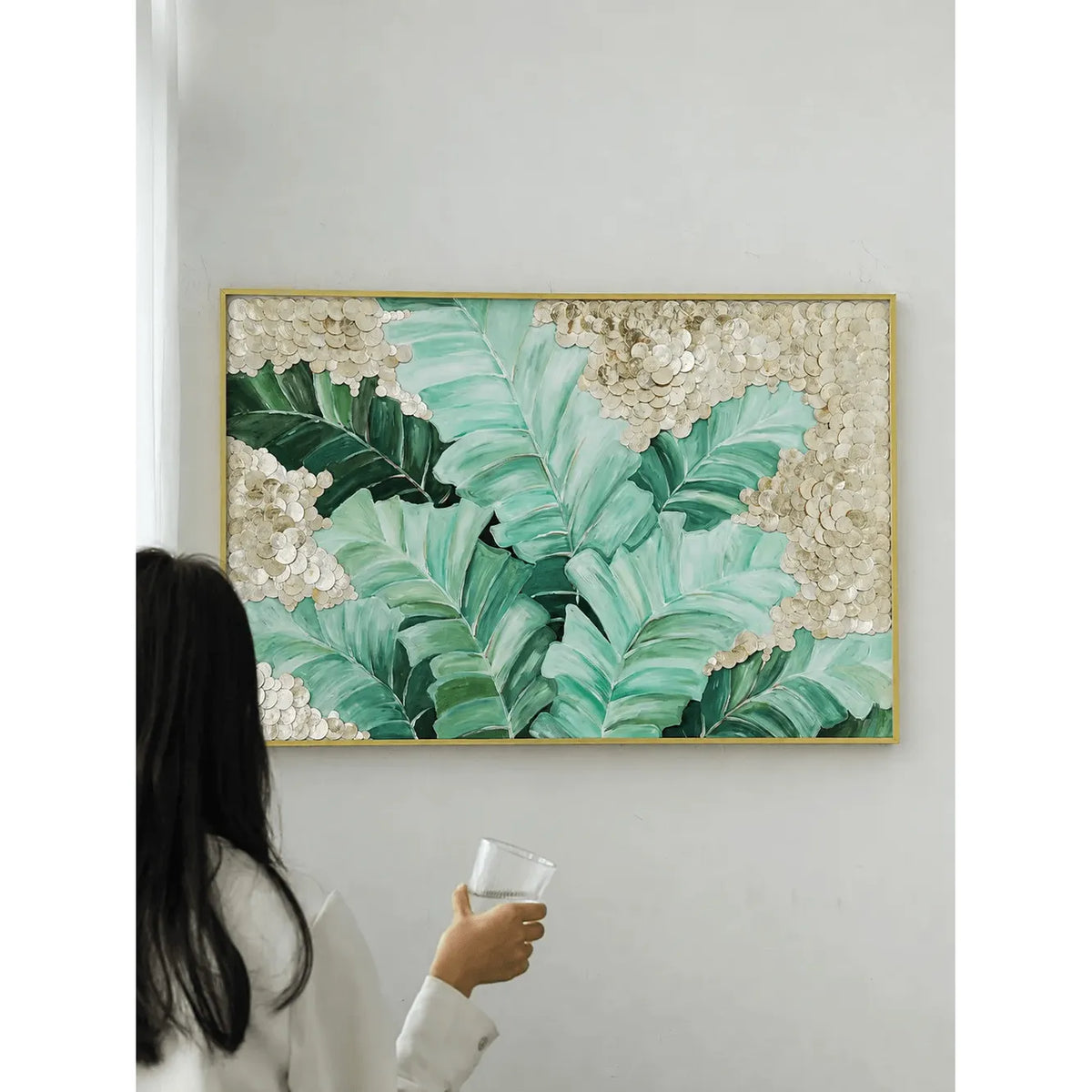 Layered Tropical Leaf Mother of Pearl Wall Art With Gold Frame Main Product Image Image principale du produit