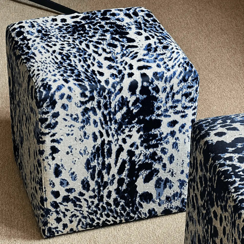 Serie de Taburetes Otomana de Terciopelo Leopardo, Acento Escultural para Sala de Estar Imagen secundaria del producto